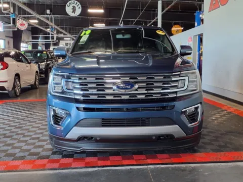 Photos of 2018 Ford Expedition MAX Limited for sale in Gretna, NE at Gretna Auto Outlet