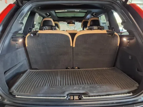 More photos of 2017 Volvo XC90 T6 Momentum at Gretna Auto Outlet, NE