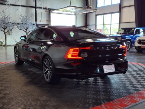 More photos of 2018 Volvo S90 T5 Momentum at Gretna Auto Outlet, NE