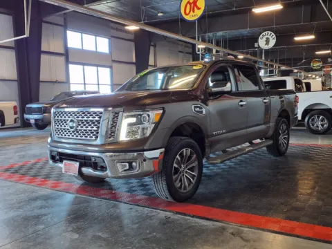Another view of 2017 Nissan Titan SL for sale in Gretna, NE at Gretna Auto Outlet