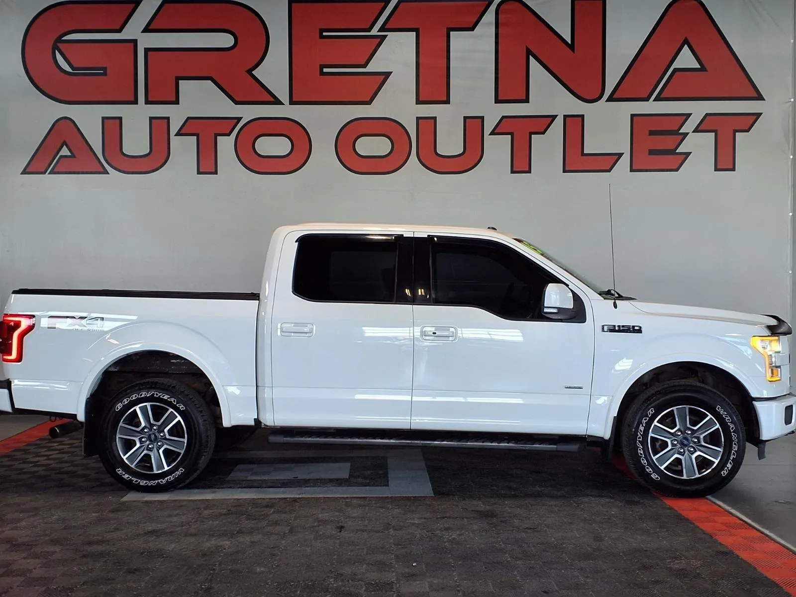 White 2015 Ford F-150 Lariat for sale in Gretna, NE