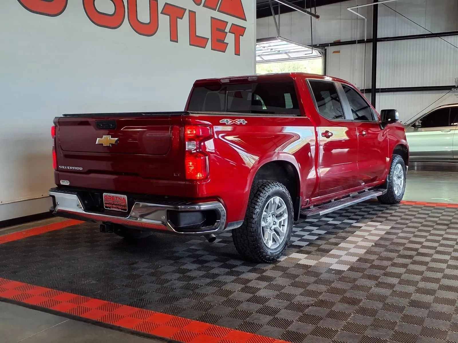 Chevrolet Silverado photo 7
