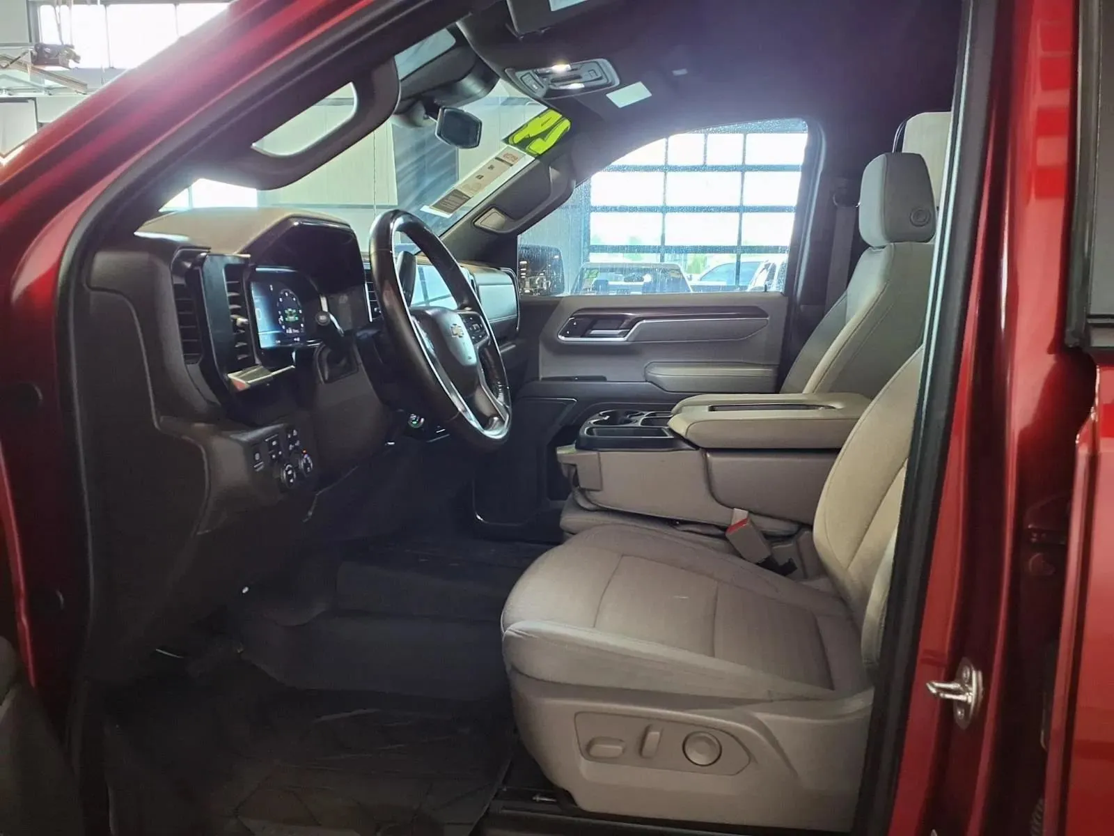 Chevrolet Silverado photo 17