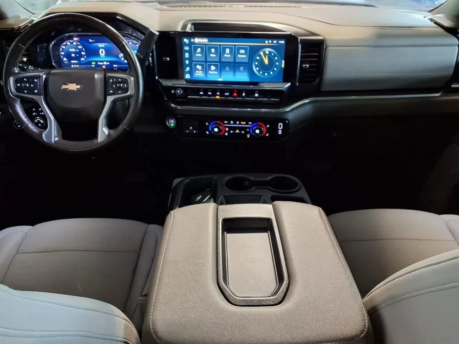 Chevrolet Silverado photo 15