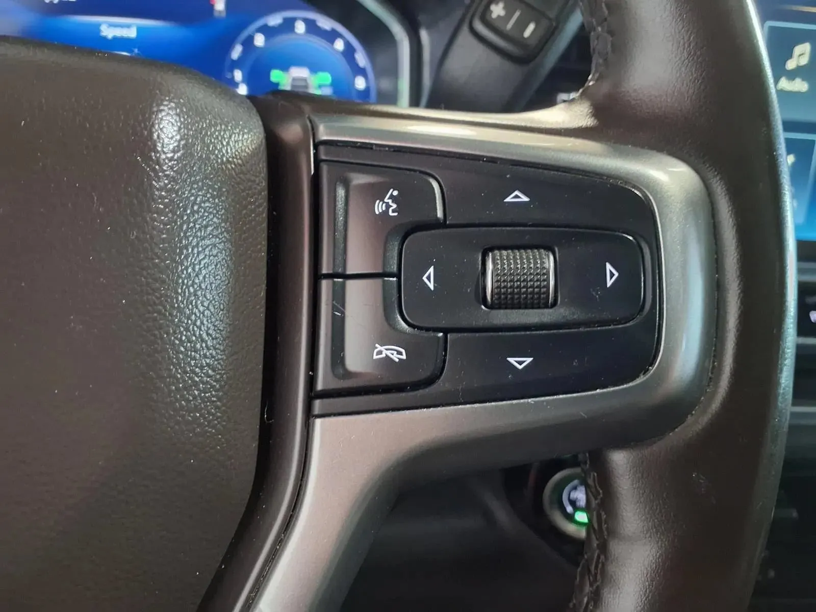 Chevrolet Silverado photo 23