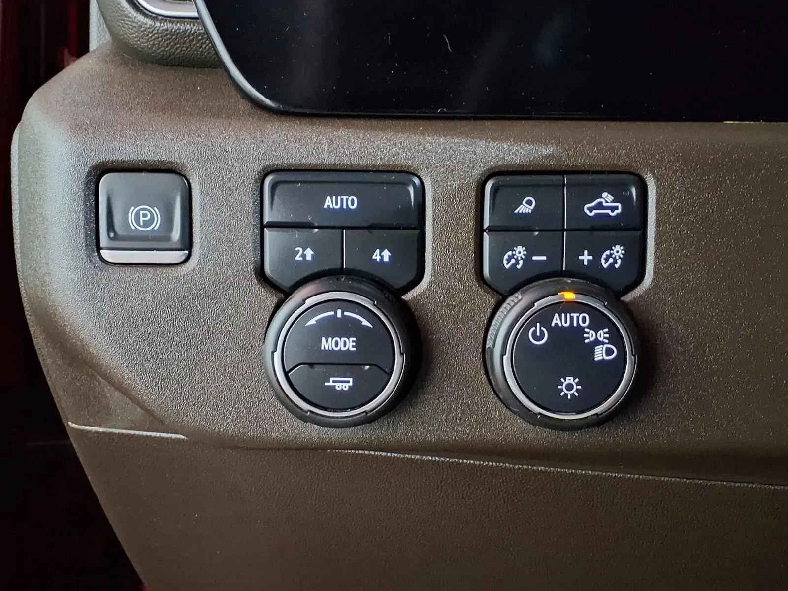 Chevrolet Silverado photo 18