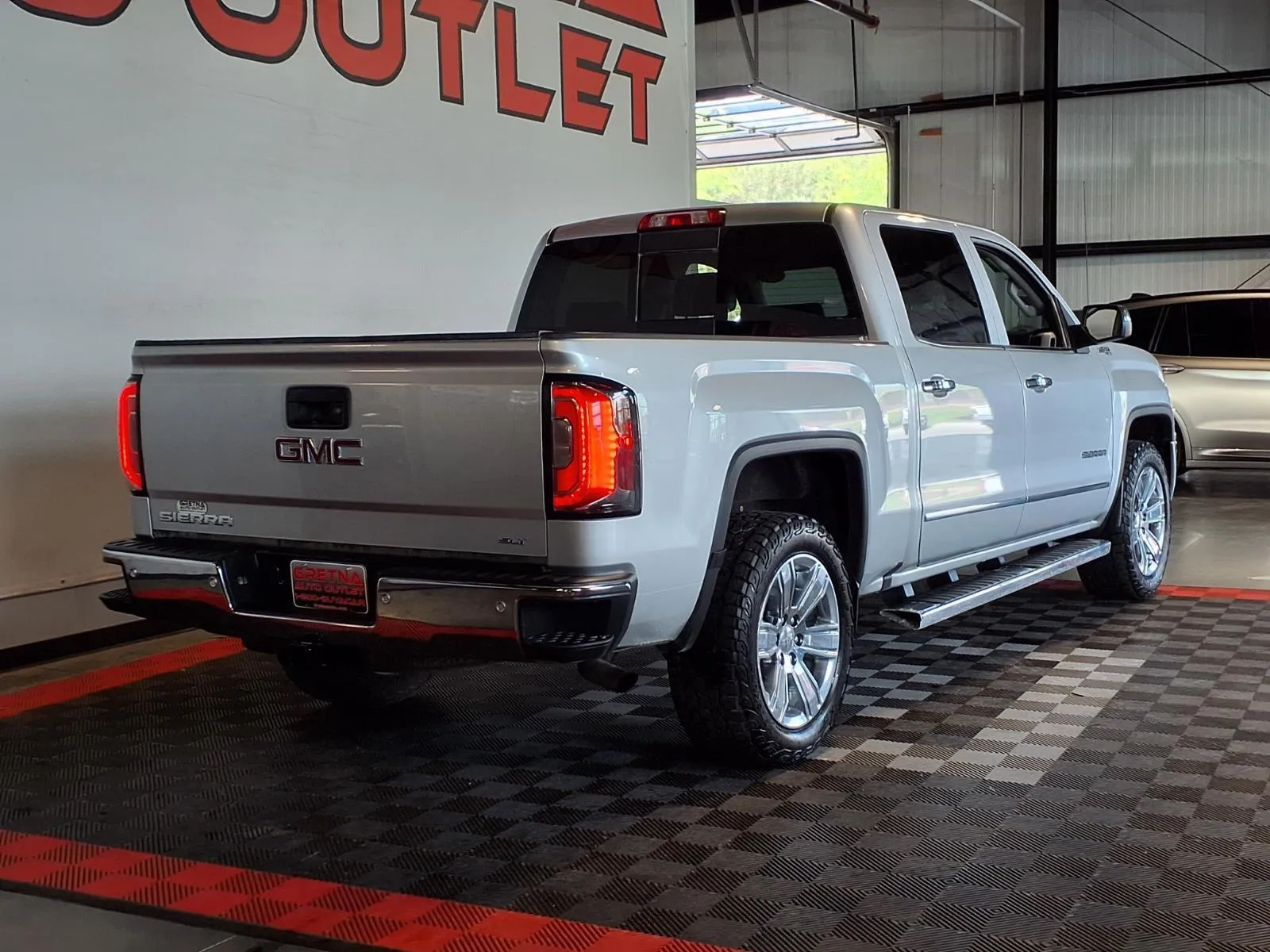 GMC Sierra photo 7
