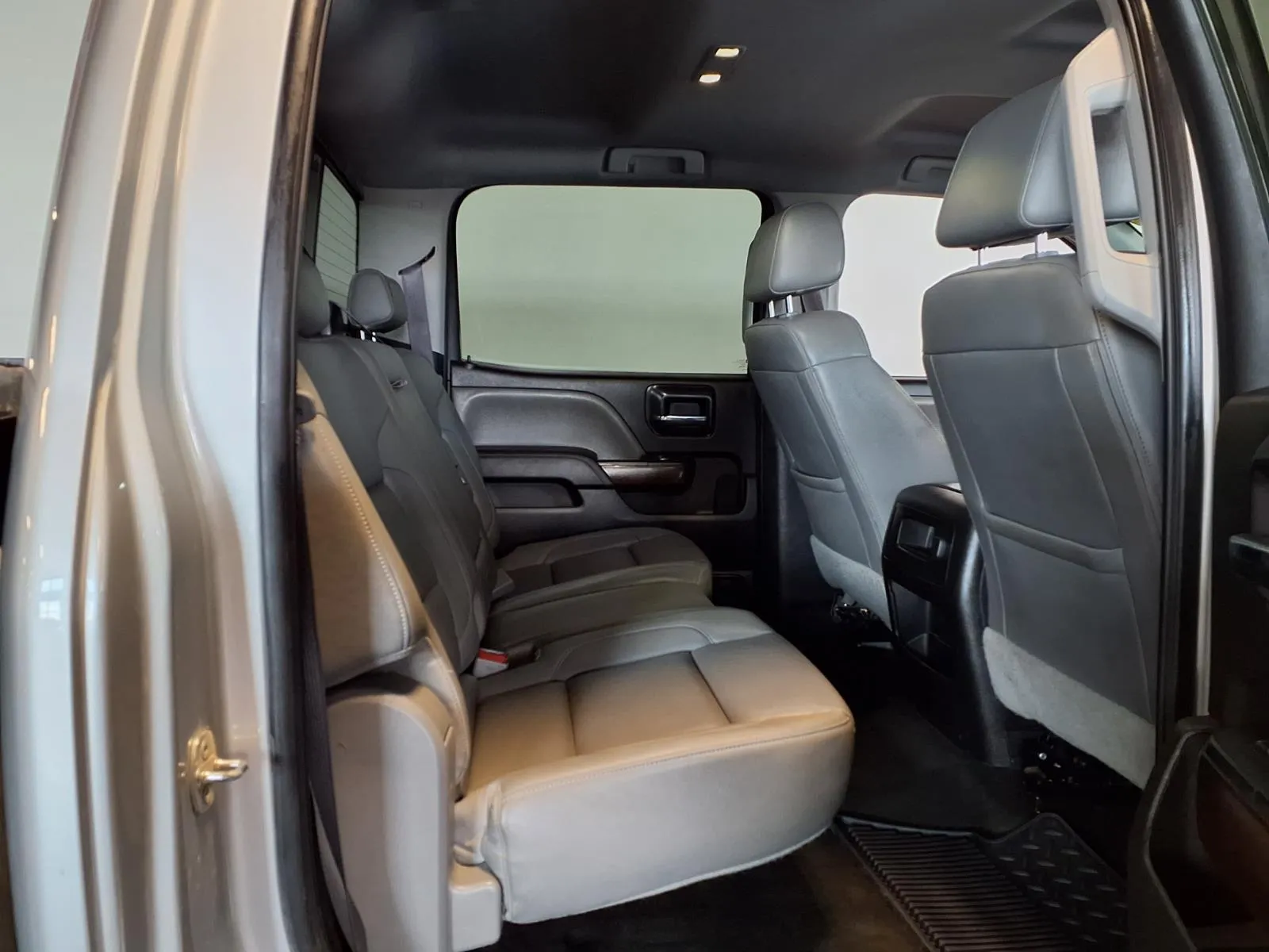 GMC Sierra photo 9