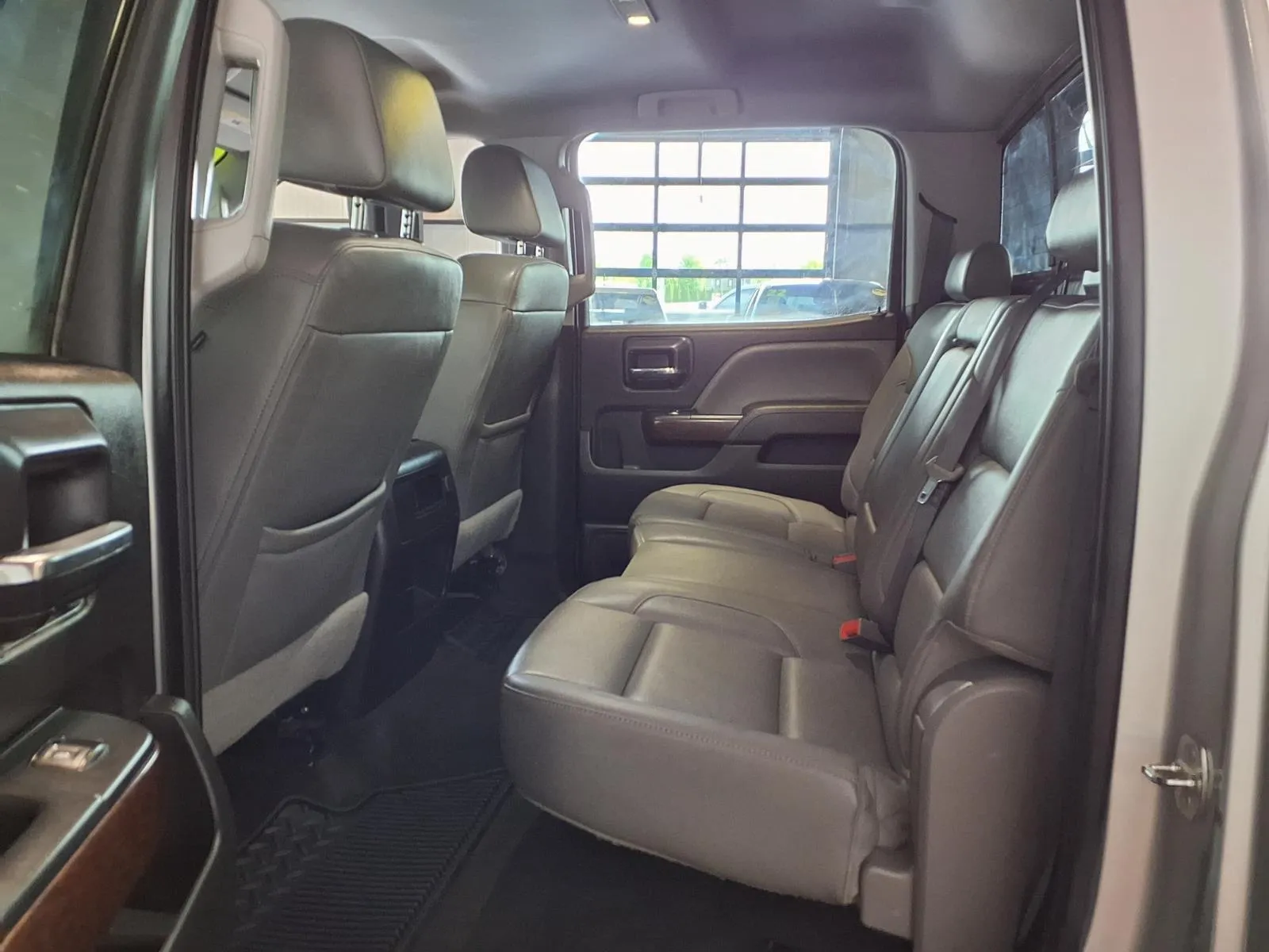GMC Sierra photo 13