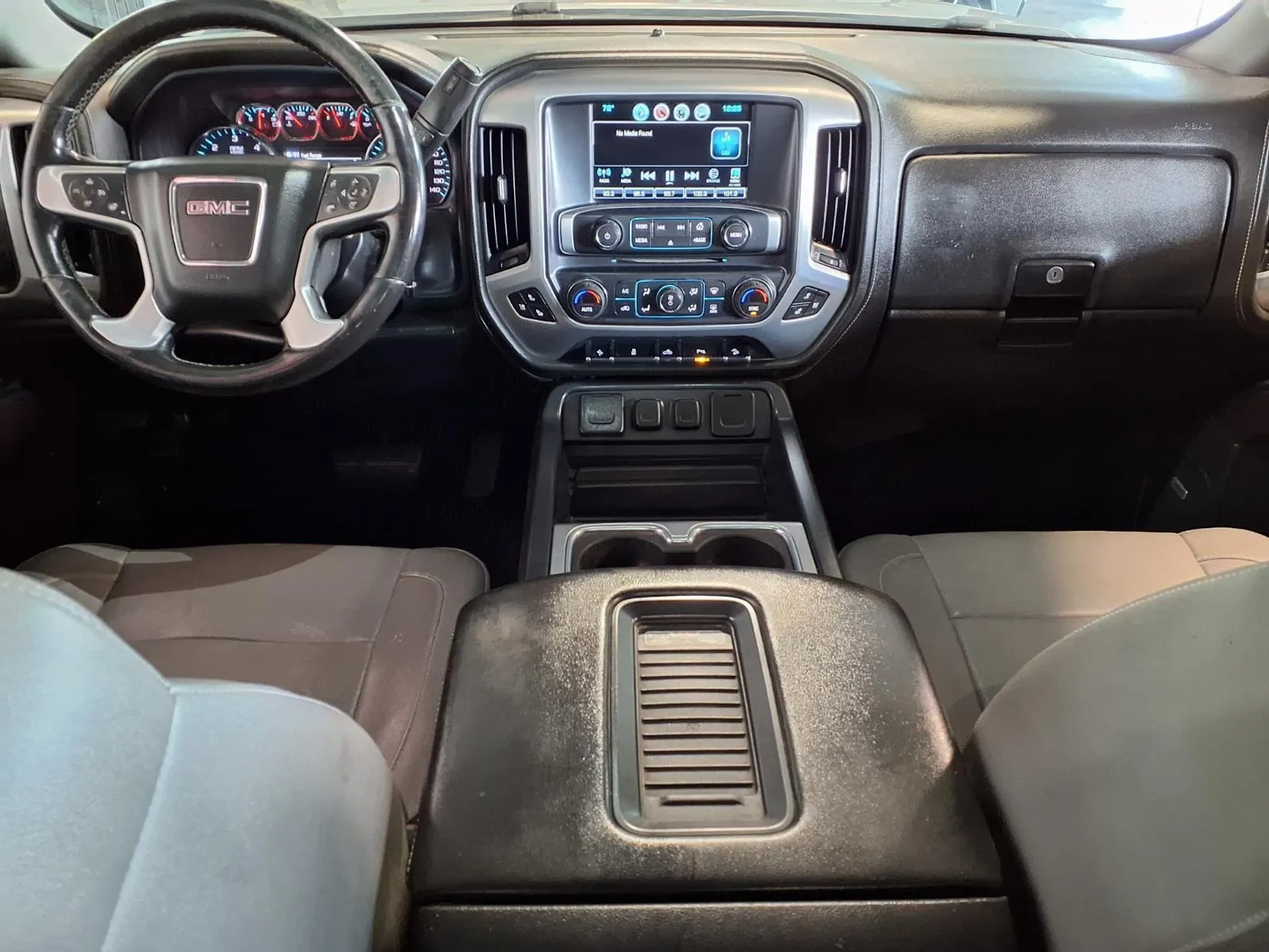 GMC Sierra photo 15