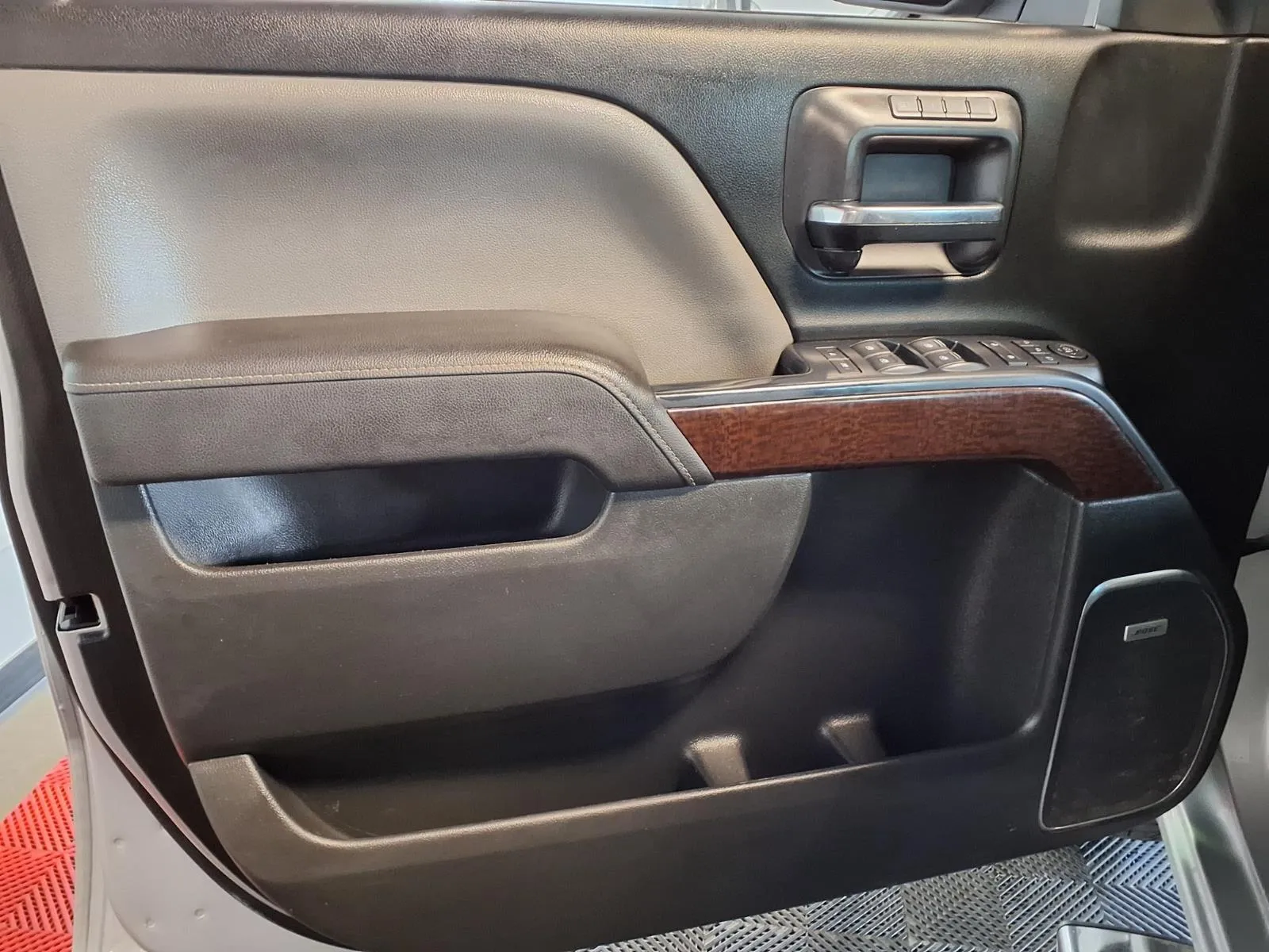 GMC Sierra photo 16