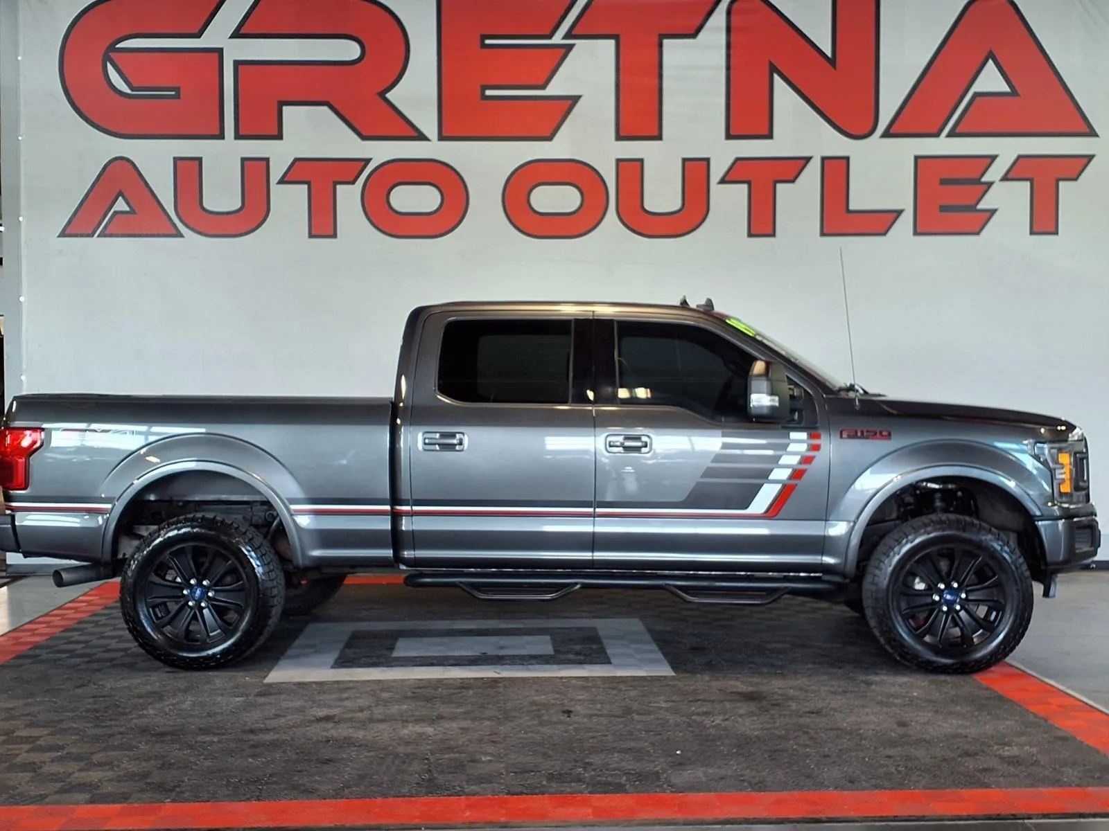 2019 Ford F-150 Lariat 4x4 SuperCrew 5-1/2 Box's photo