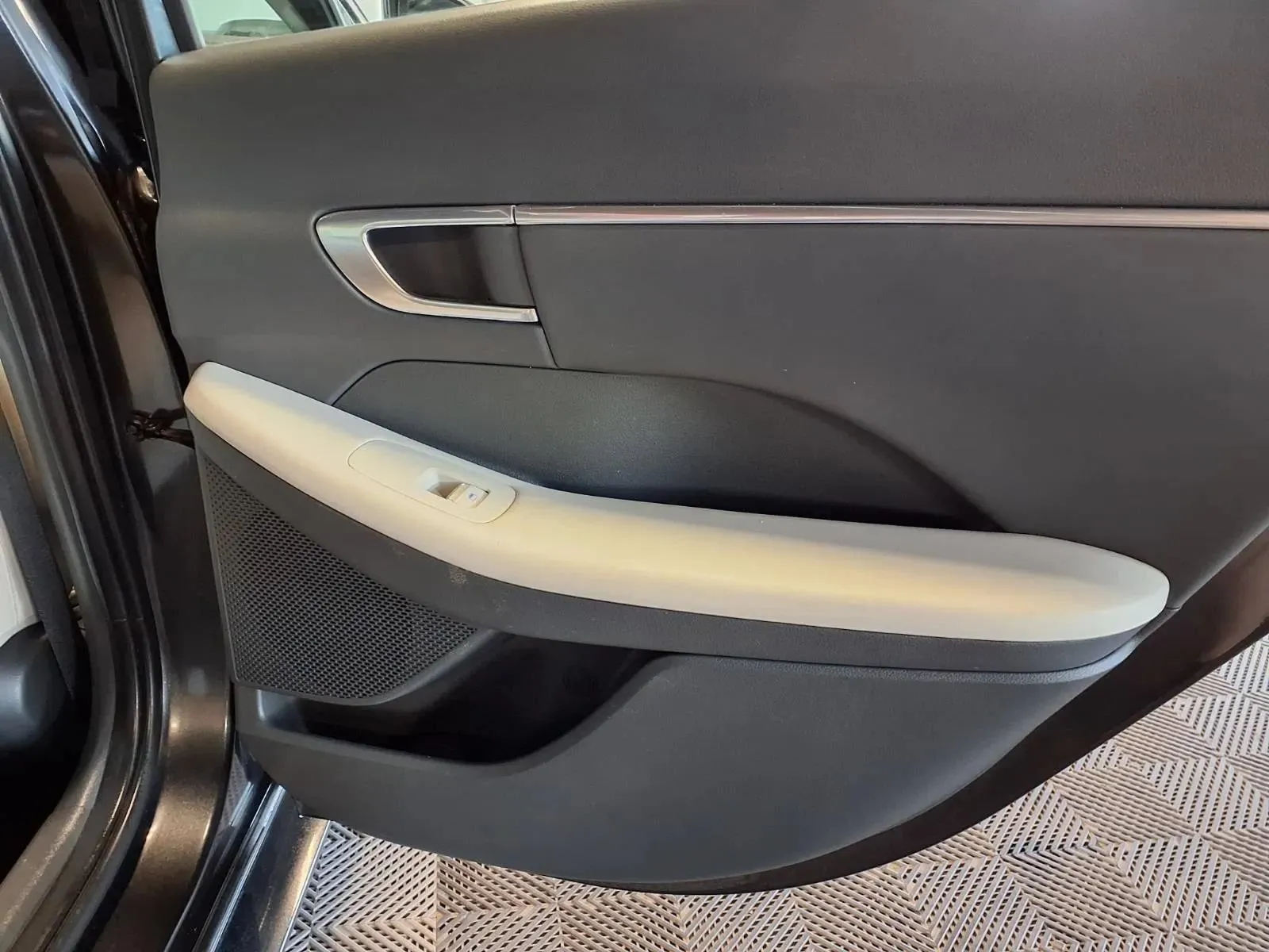 Hyundai Sonata photo 9