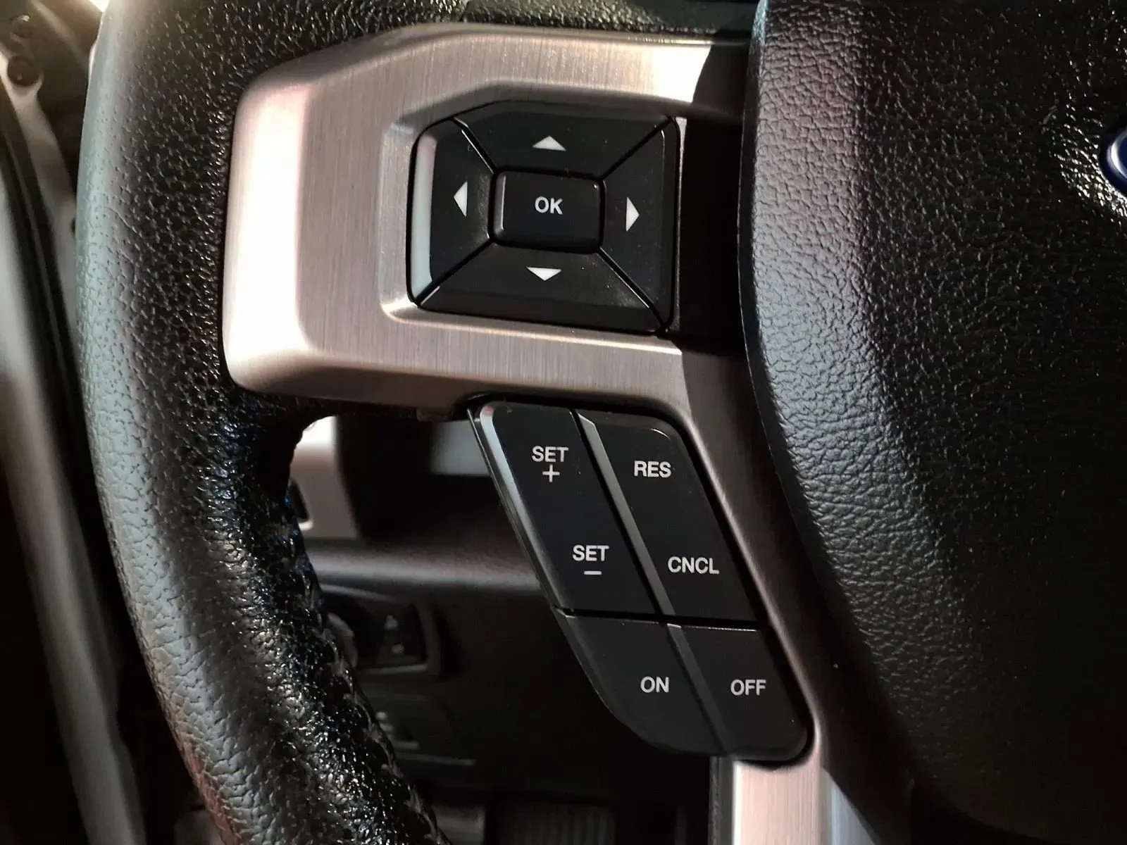 Ford F-150 photo 27
