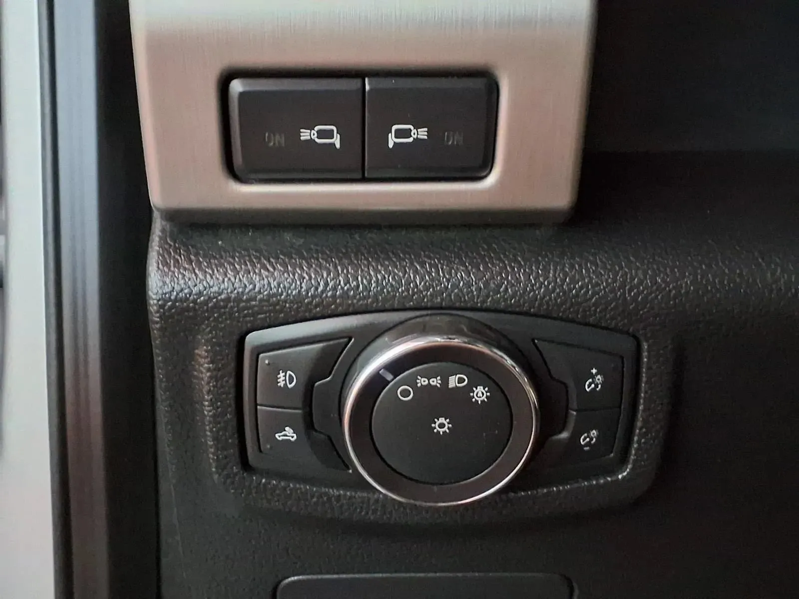 Ford F-150 photo 17