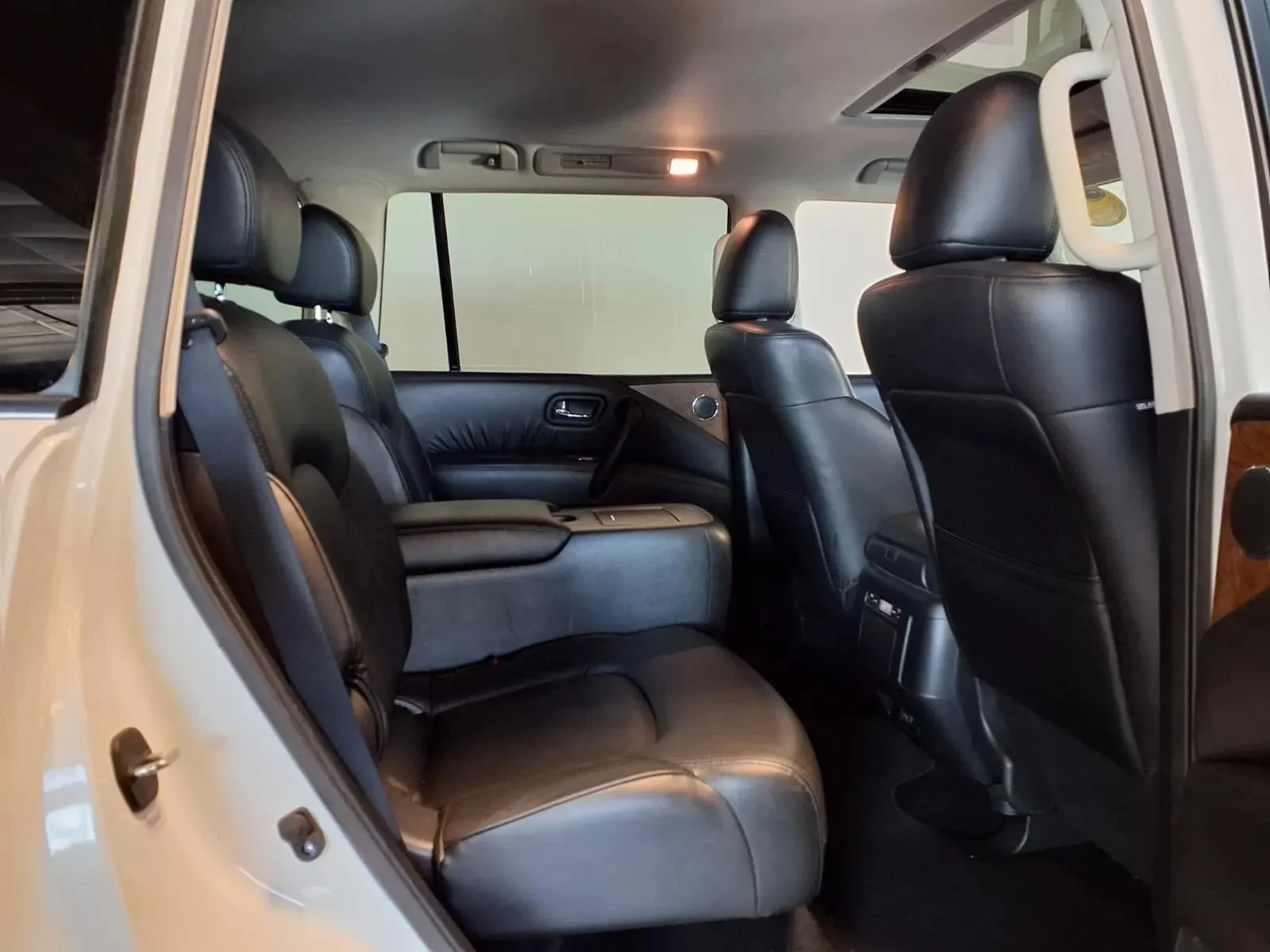 Nissan Armada photo 10