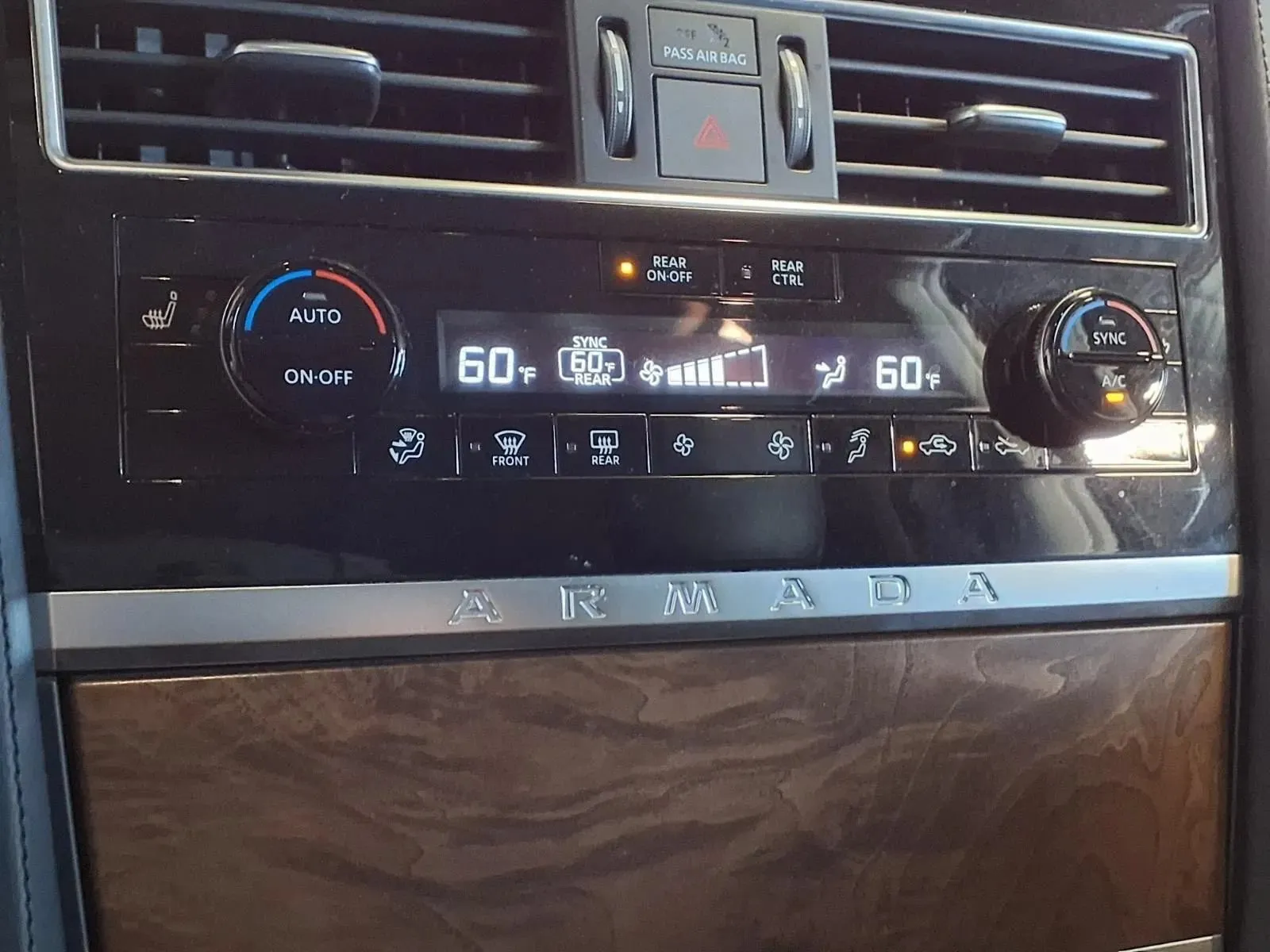 Nissan Armada photo 22