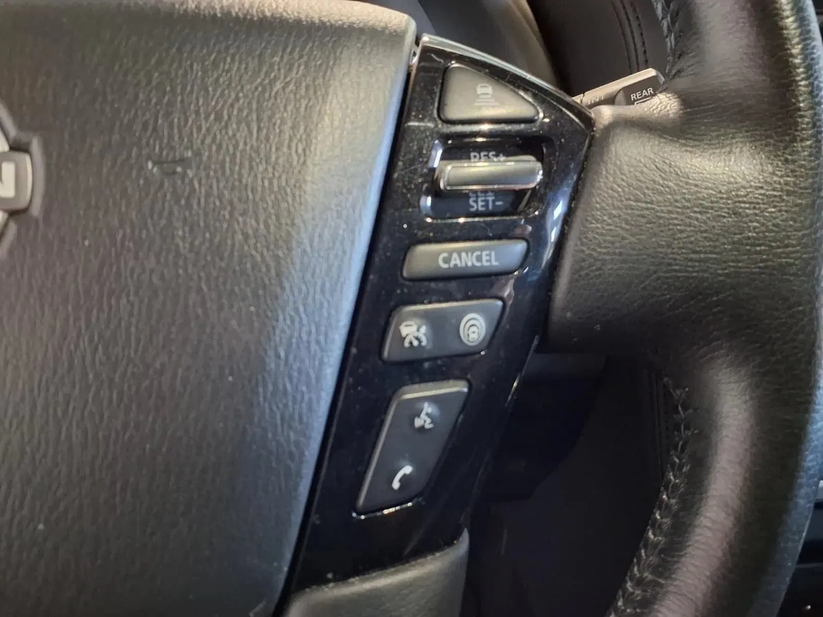 Nissan Armada photo 28