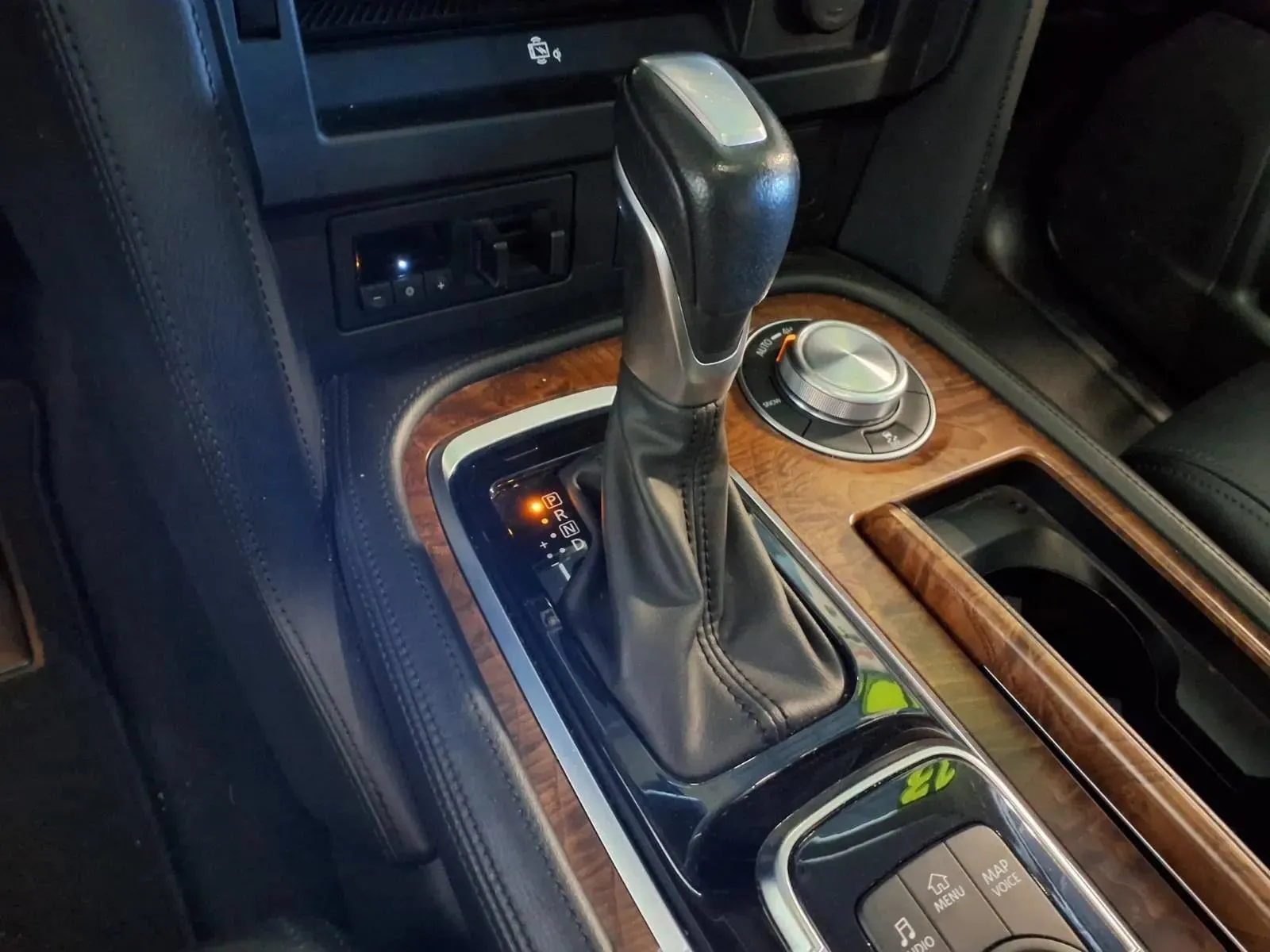 Nissan Armada photo 26