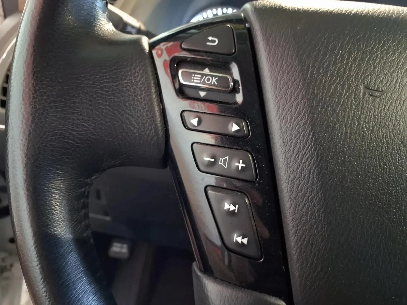 Nissan Armada photo 29