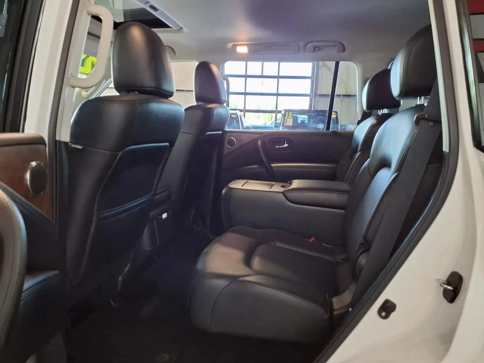 Nissan Armada photo 14