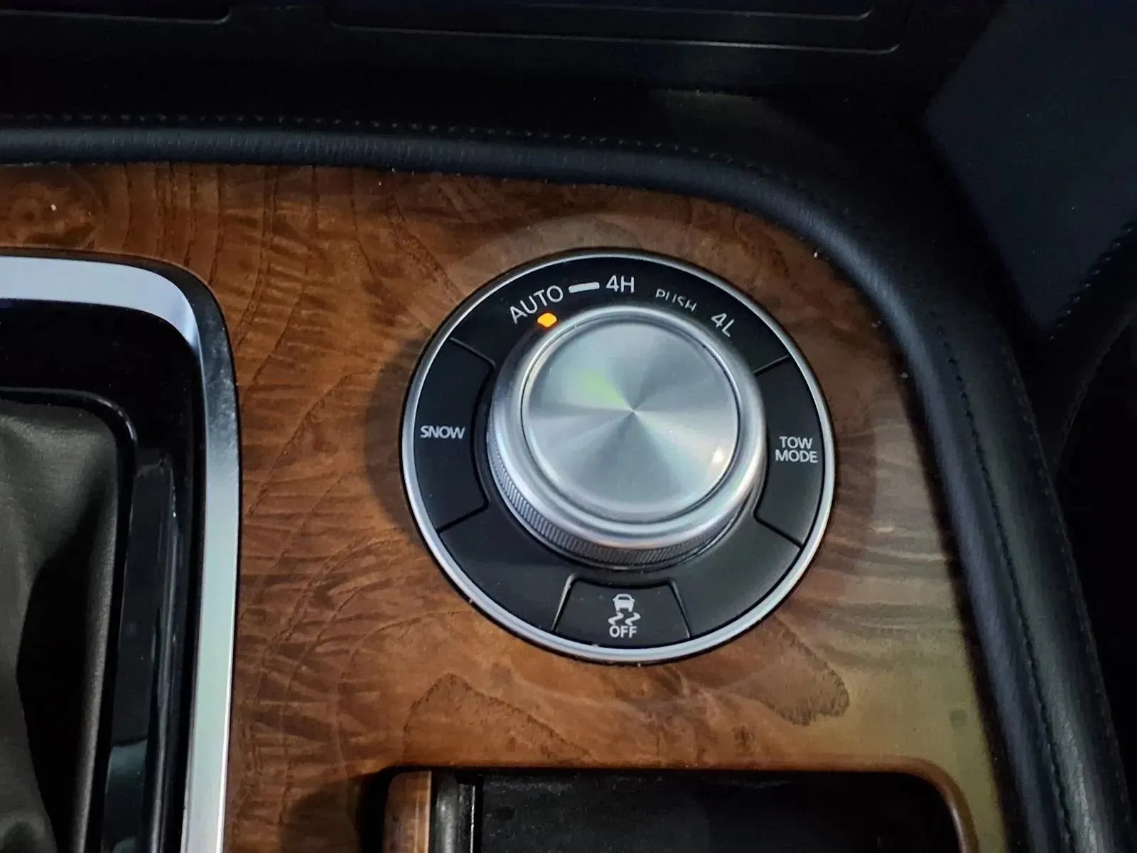 Nissan Armada photo 24