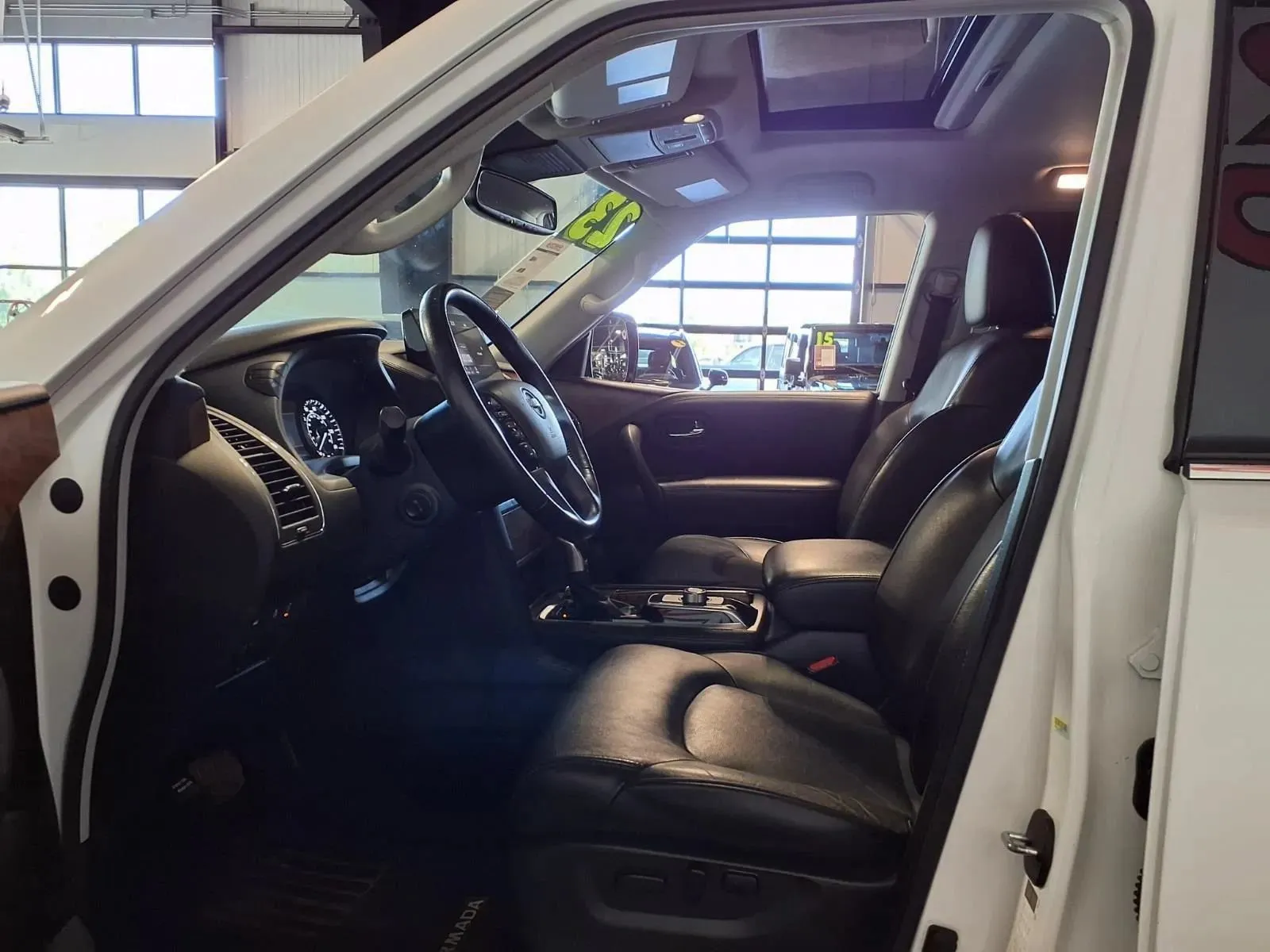 Nissan Armada photo 18