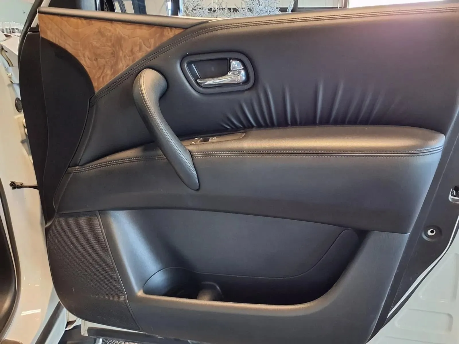 Nissan Armada photo 13