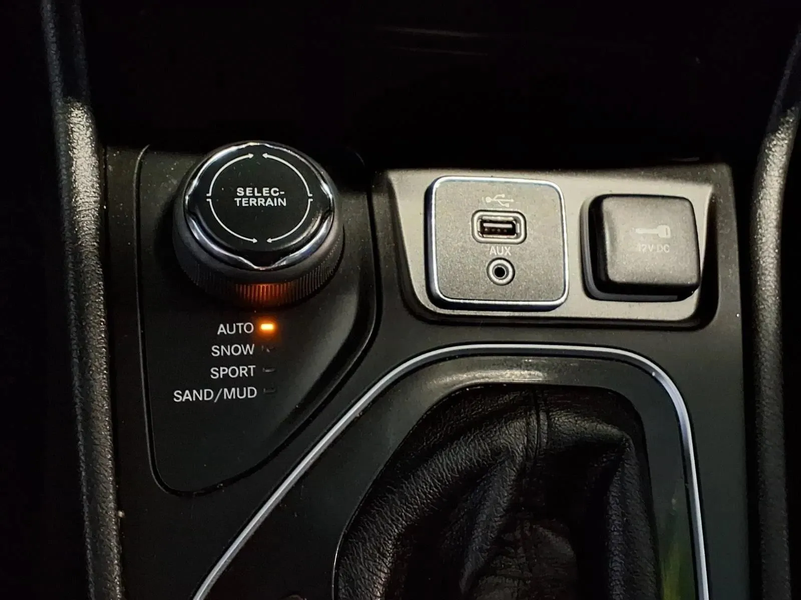Jeep Cherokee photo 23