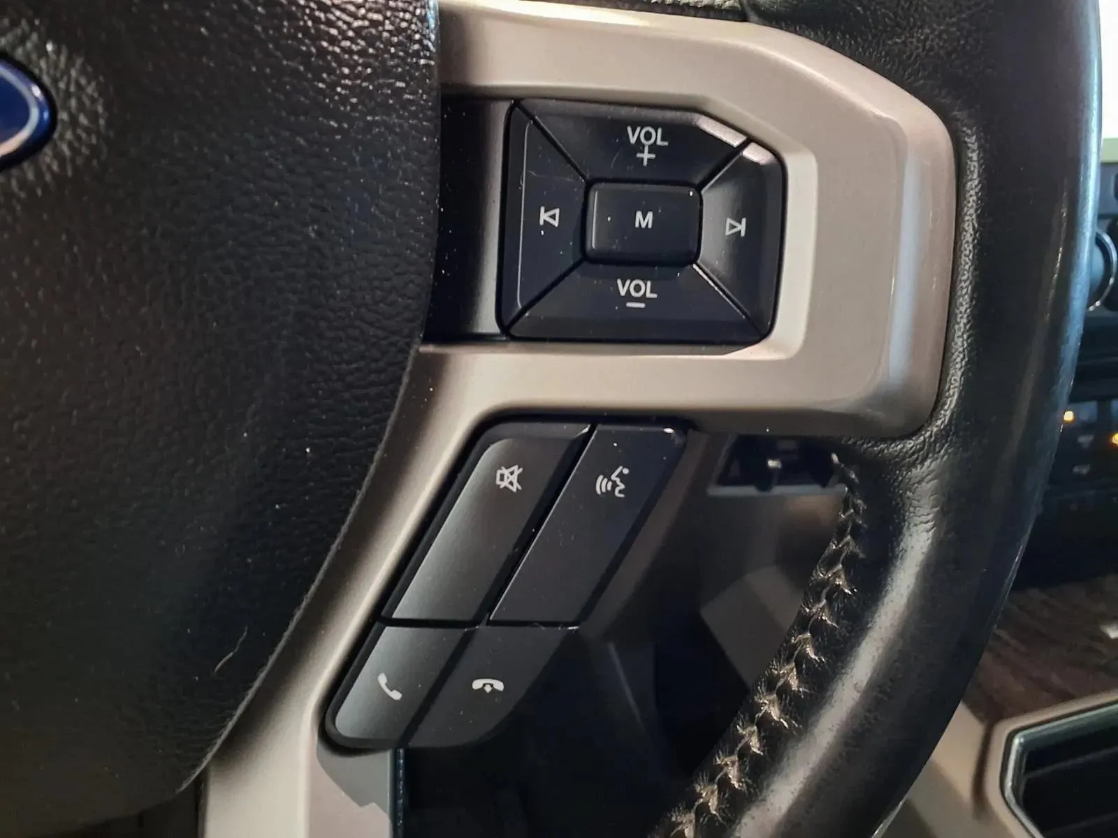 Ford F-350 photo 25