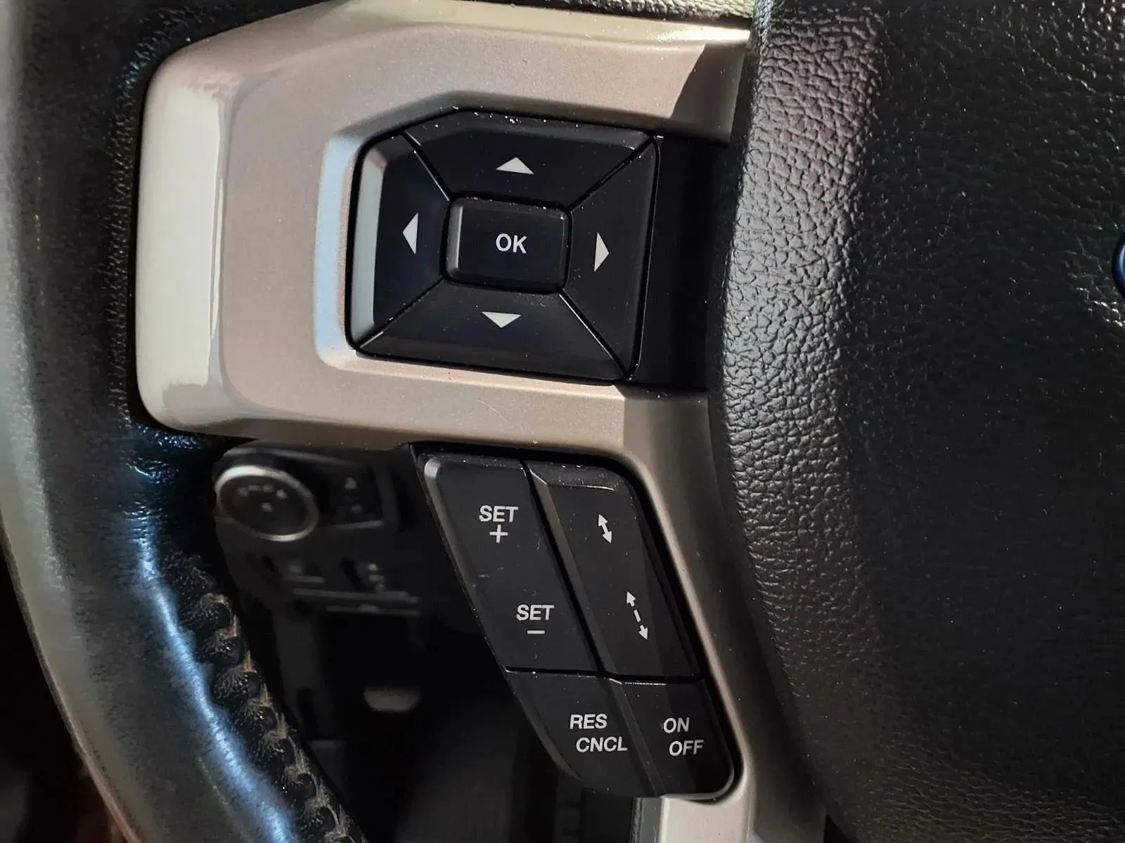 Ford F-350 photo 26