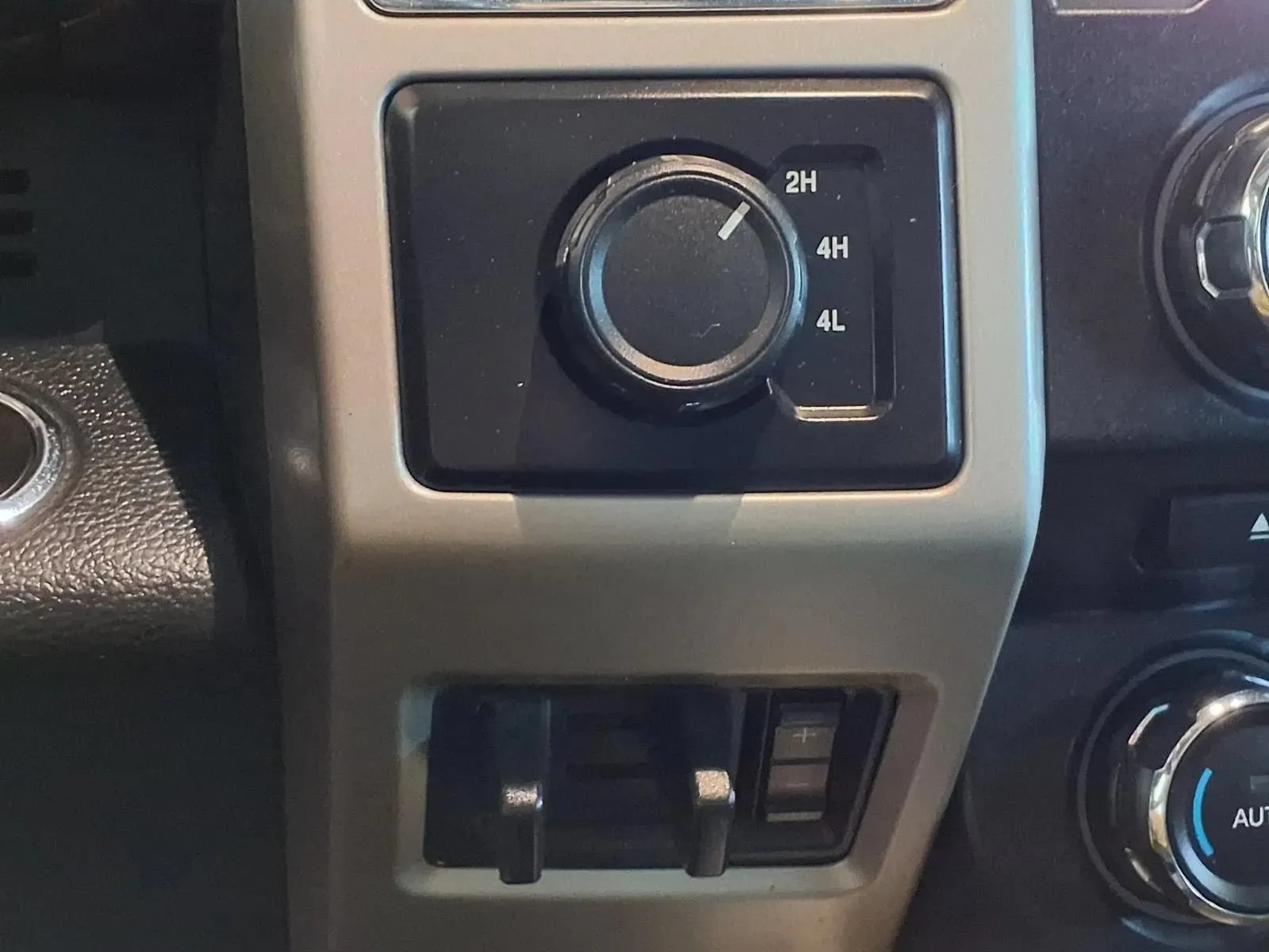 Ford F-350 photo 21