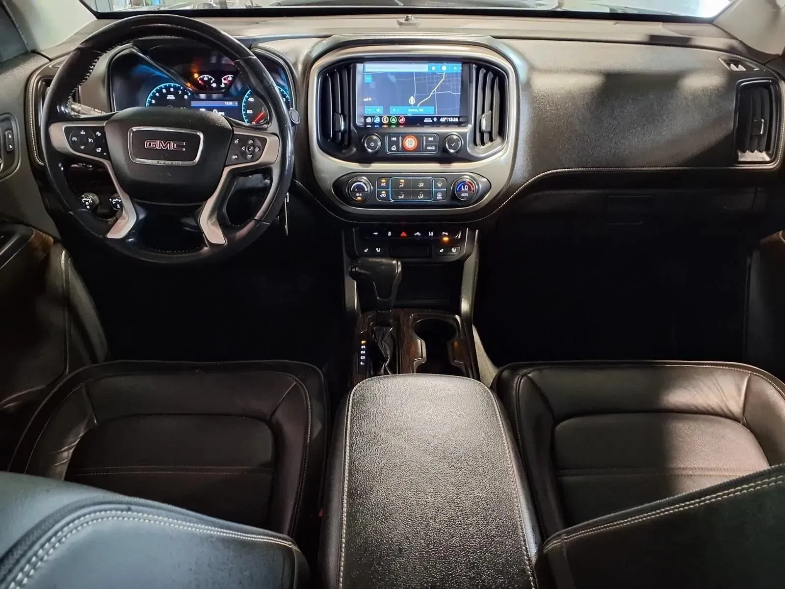 GMC Canyon photo 15