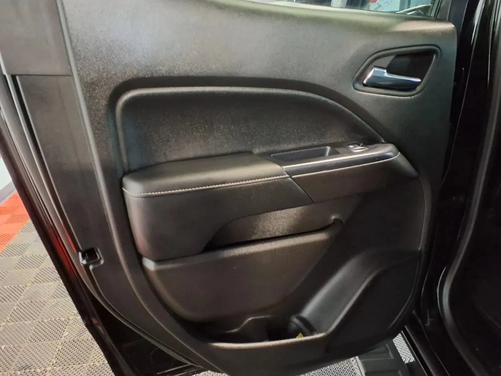 GMC Canyon photo 14