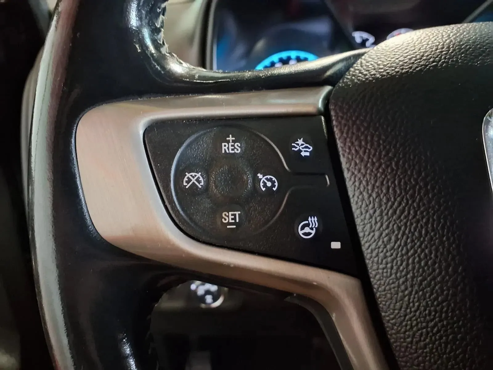 GMC Canyon photo 25