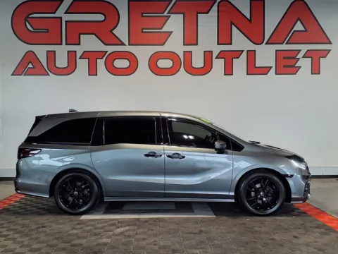 Gray 2018 Honda Odyssey Elite for sale in Gretna, NE