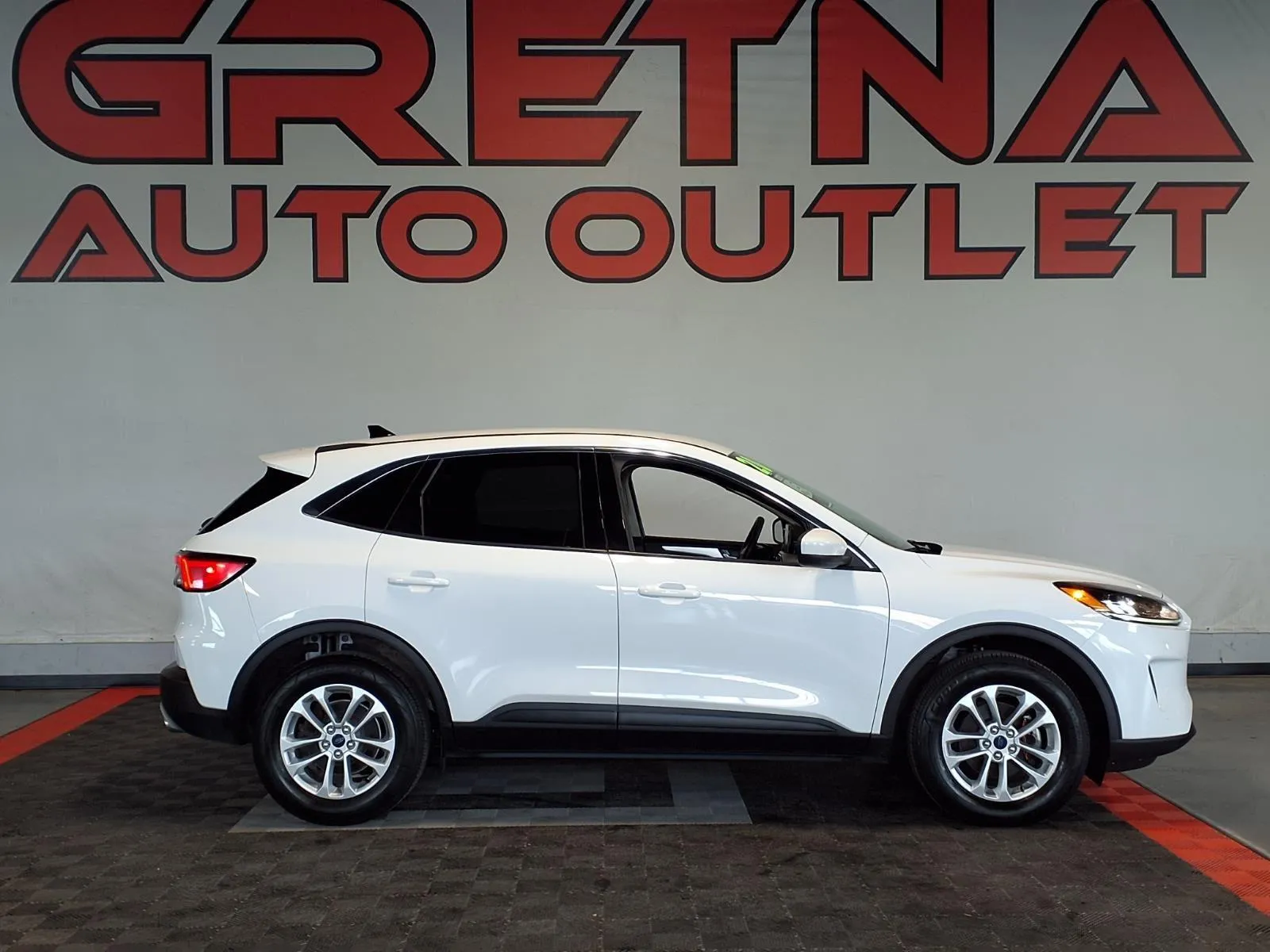 White 2020 Ford Escape SE for sale in Gretna, NE