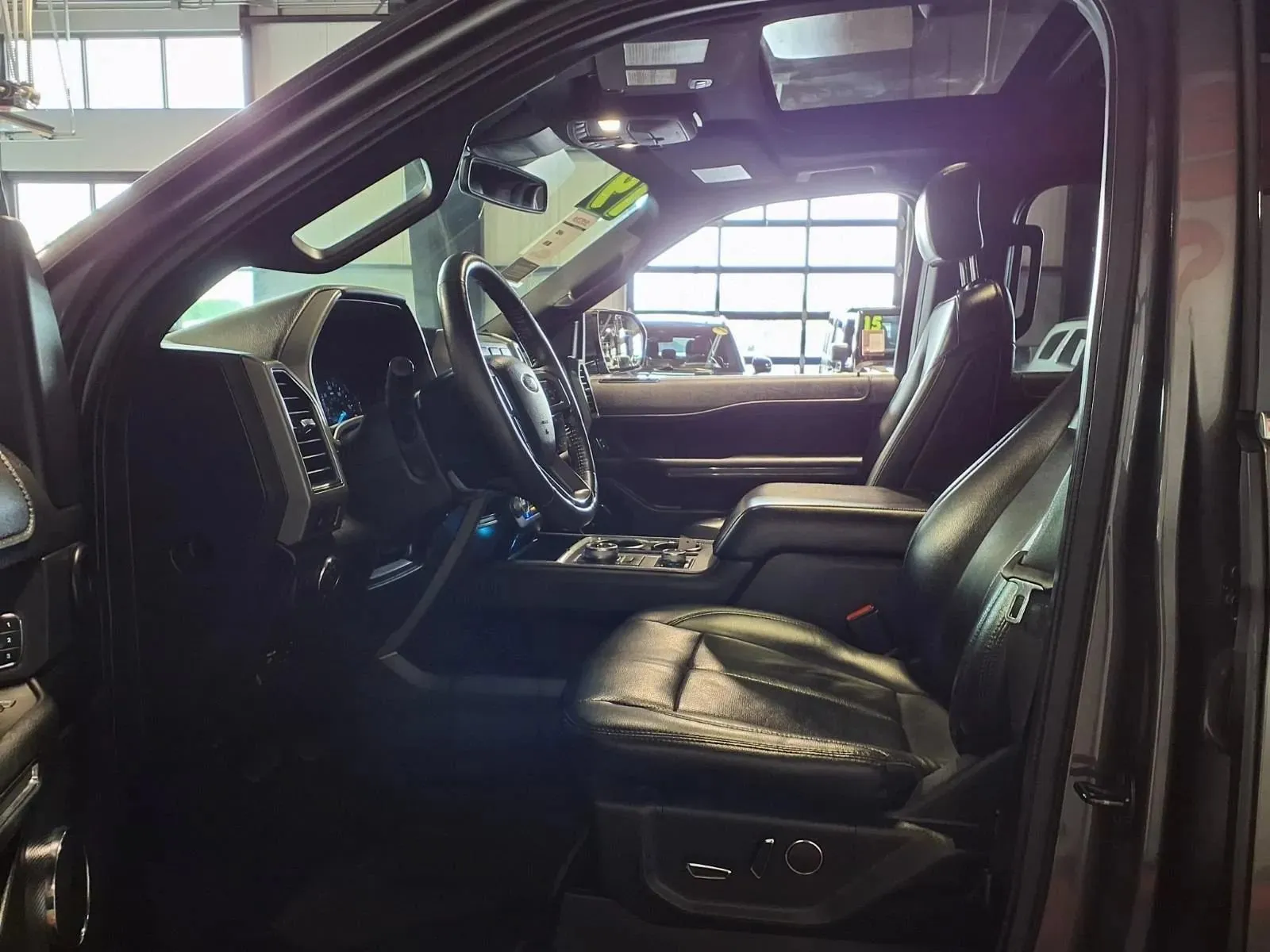 Ford Expedition photo 19