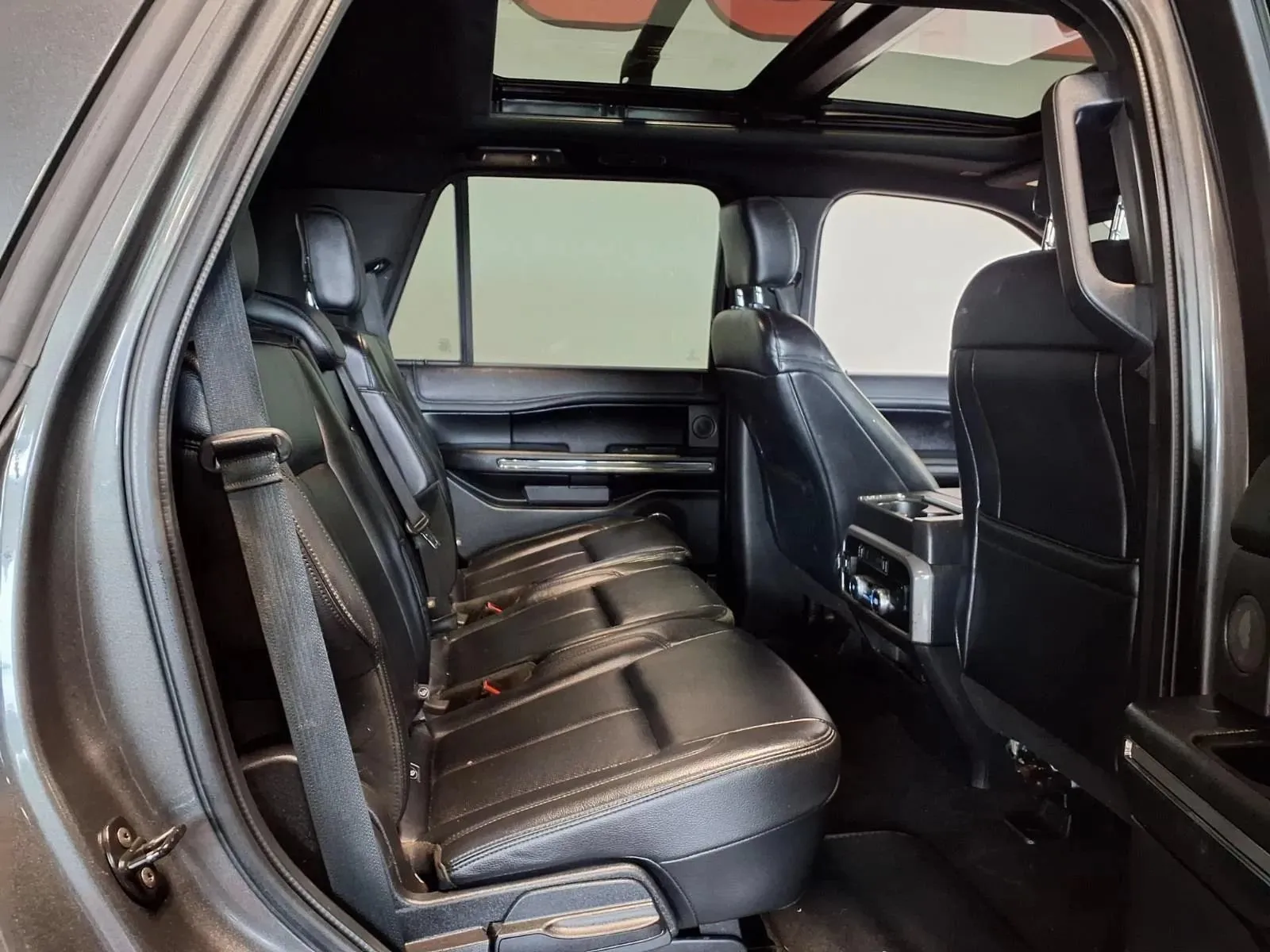 Ford Expedition photo 10