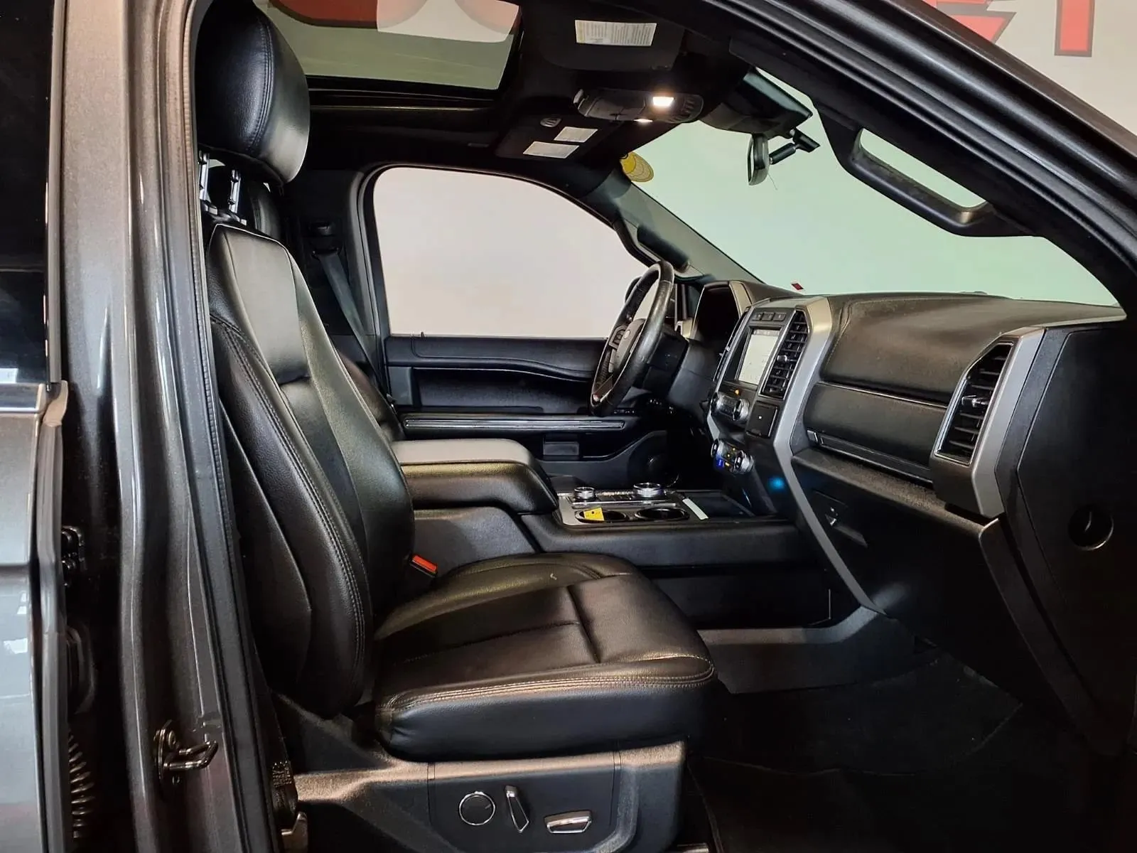 Ford Expedition photo 12