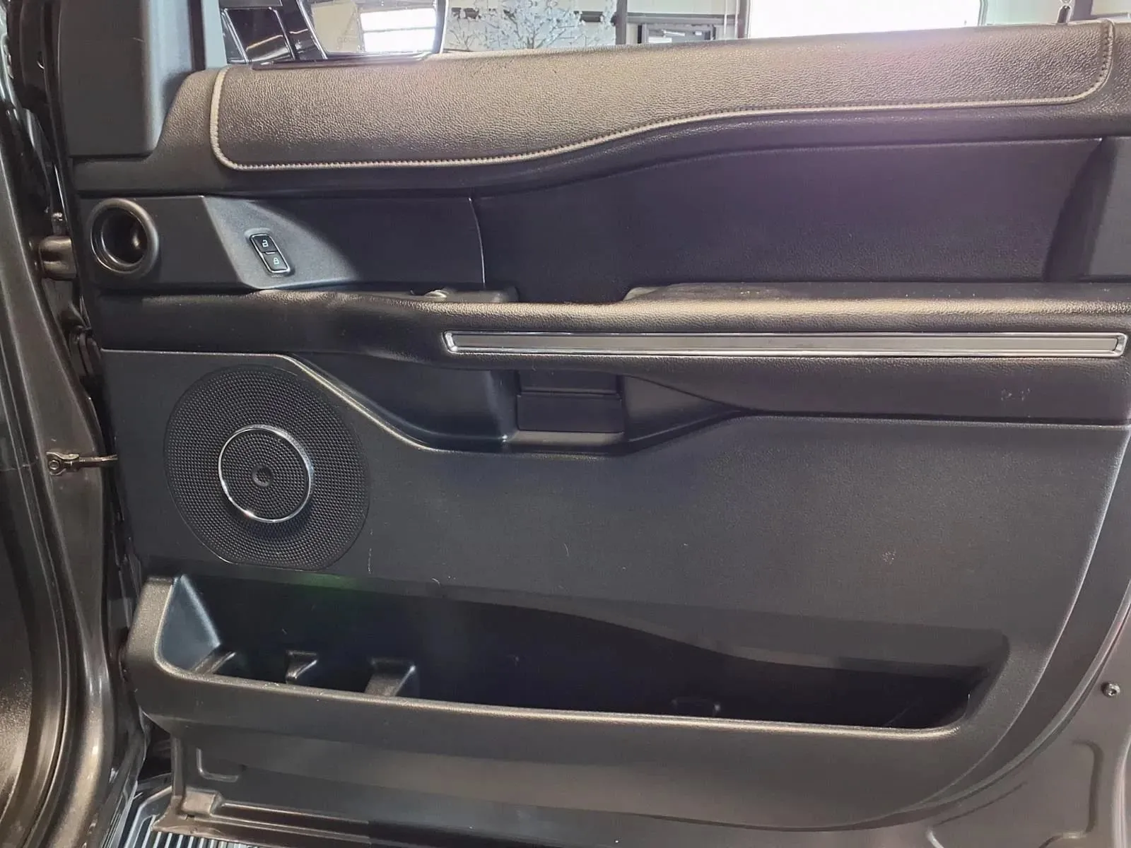 Ford Expedition photo 13