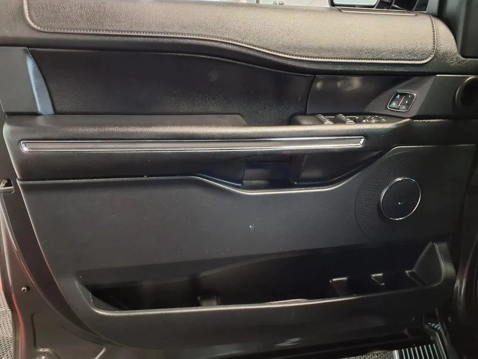 Ford Expedition photo 18