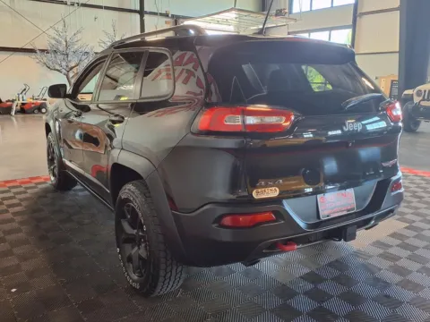 More photos of 2015 Jeep Cherokee Trailhawk at Gretna Auto Outlet, NE