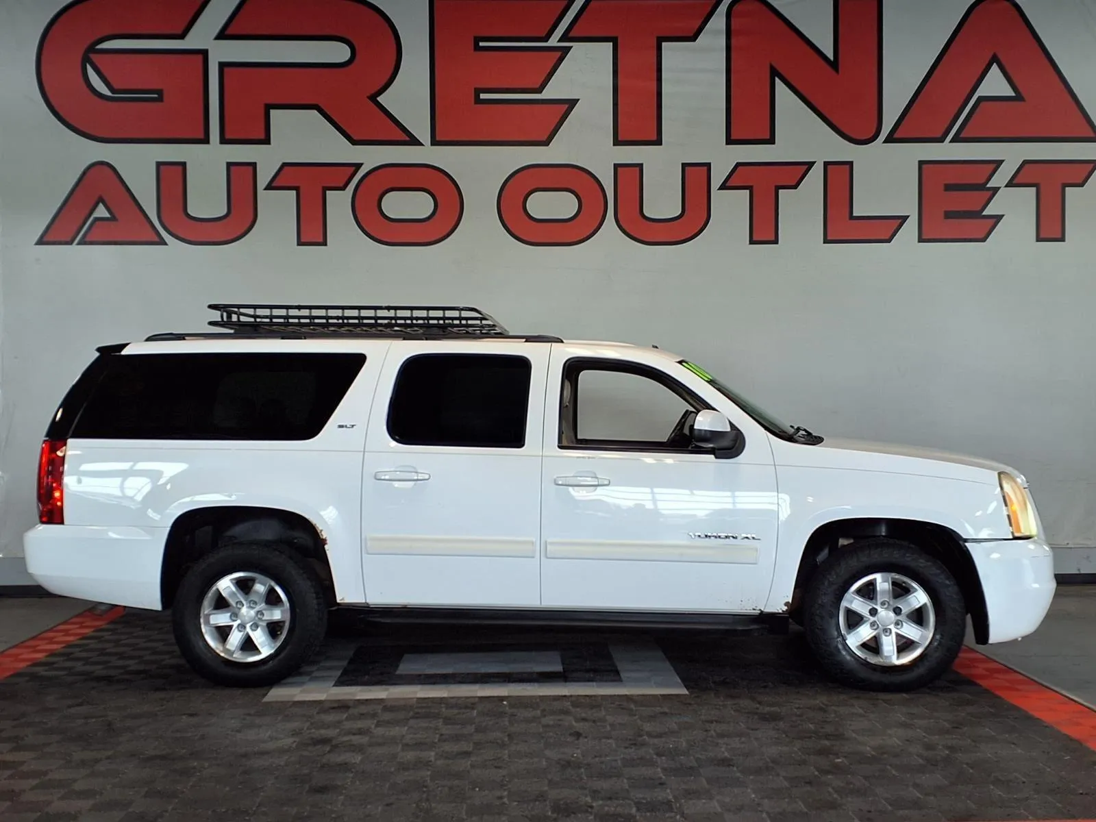 White 2010 GMC Yukon XL SLT for sale in Gretna, NE