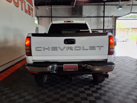 More photos of 2001 Chevrolet Silverado 2500HD at Gretna Auto Outlet, NE