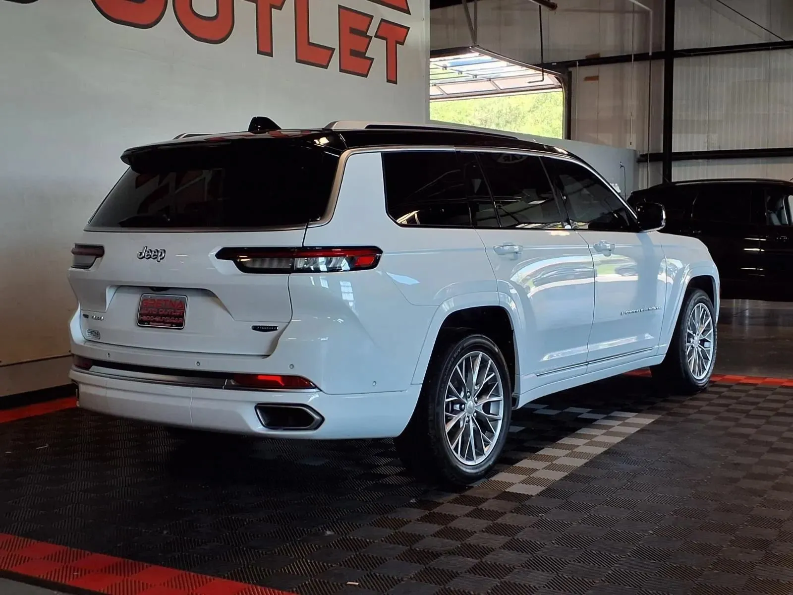 Jeep Grand Cherokee L photo 8