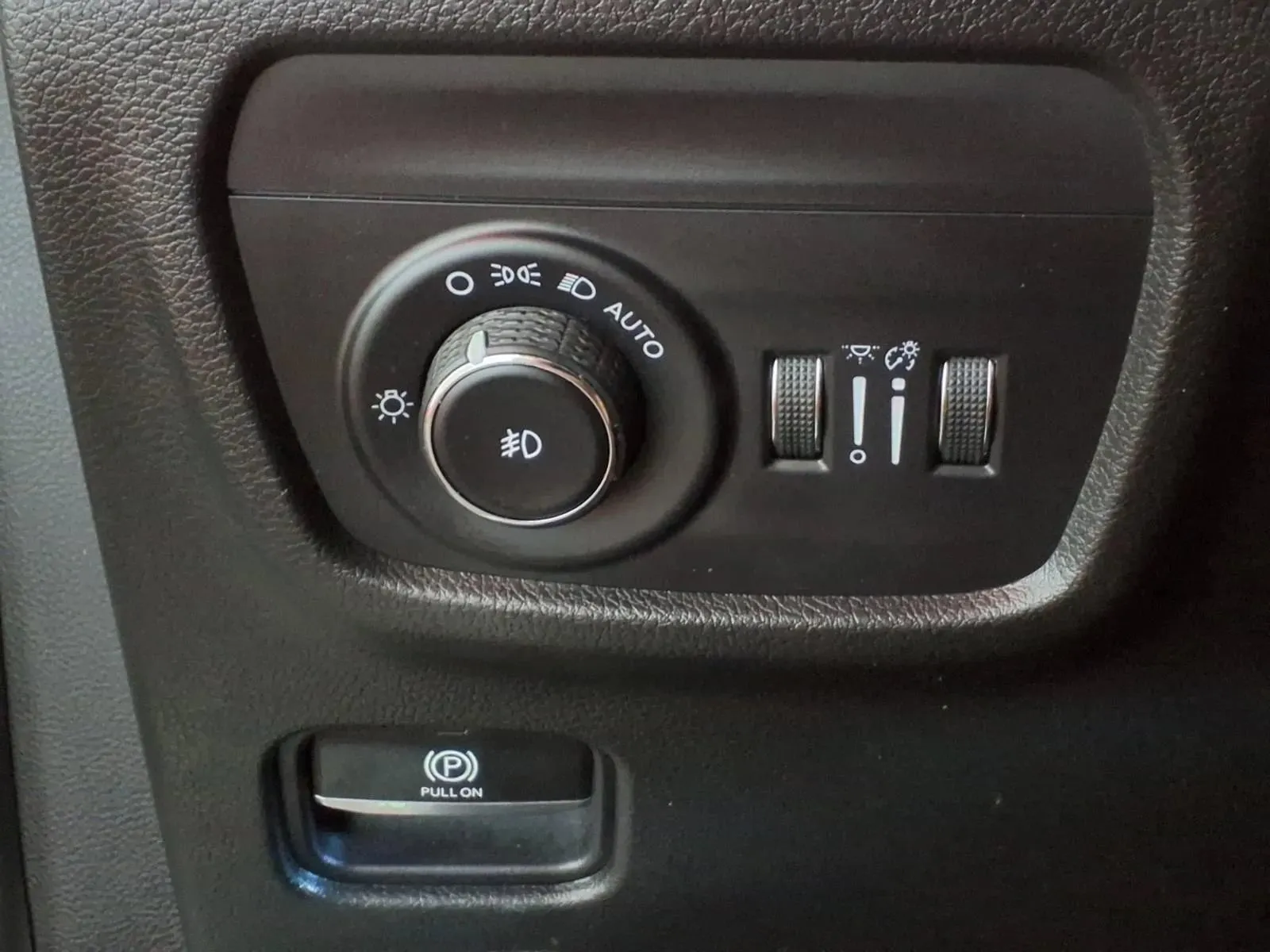 Jeep Grand Cherokee L photo 21