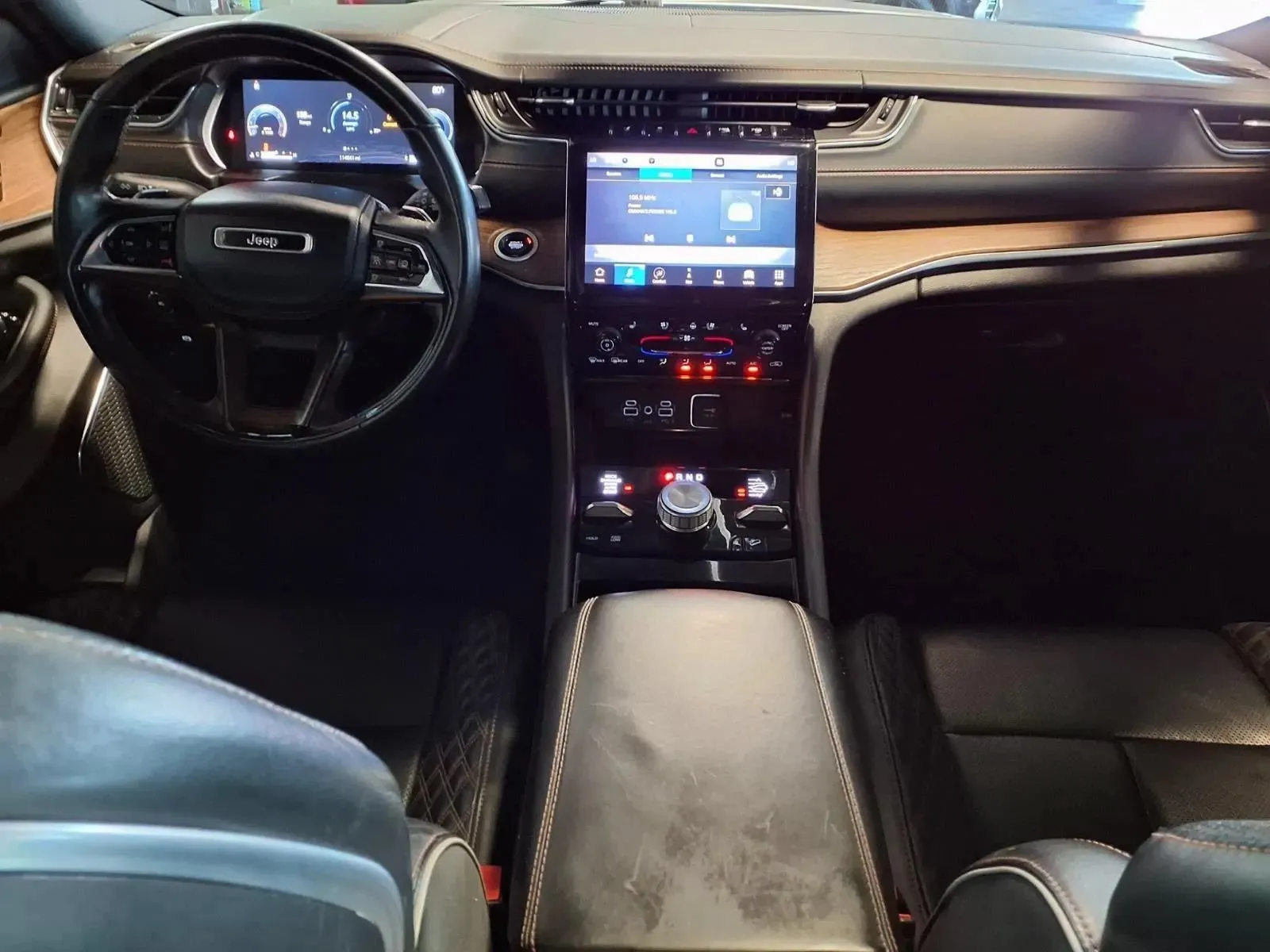 Jeep Grand Cherokee L photo 18