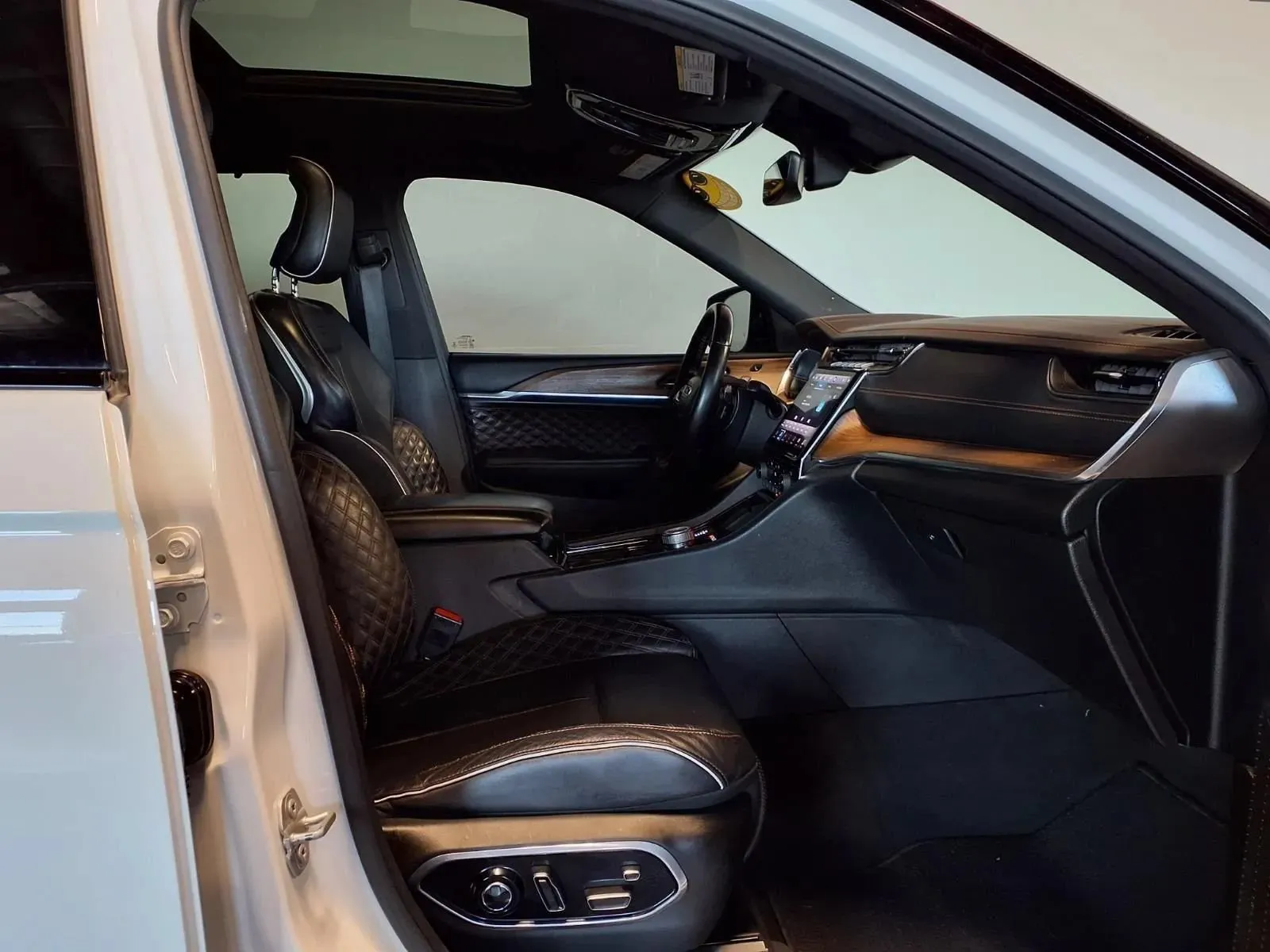 Jeep Grand Cherokee L photo 13