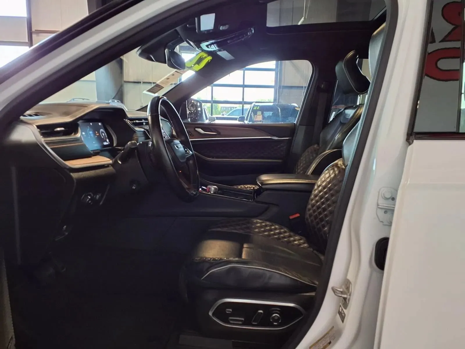 Jeep Grand Cherokee L photo 20